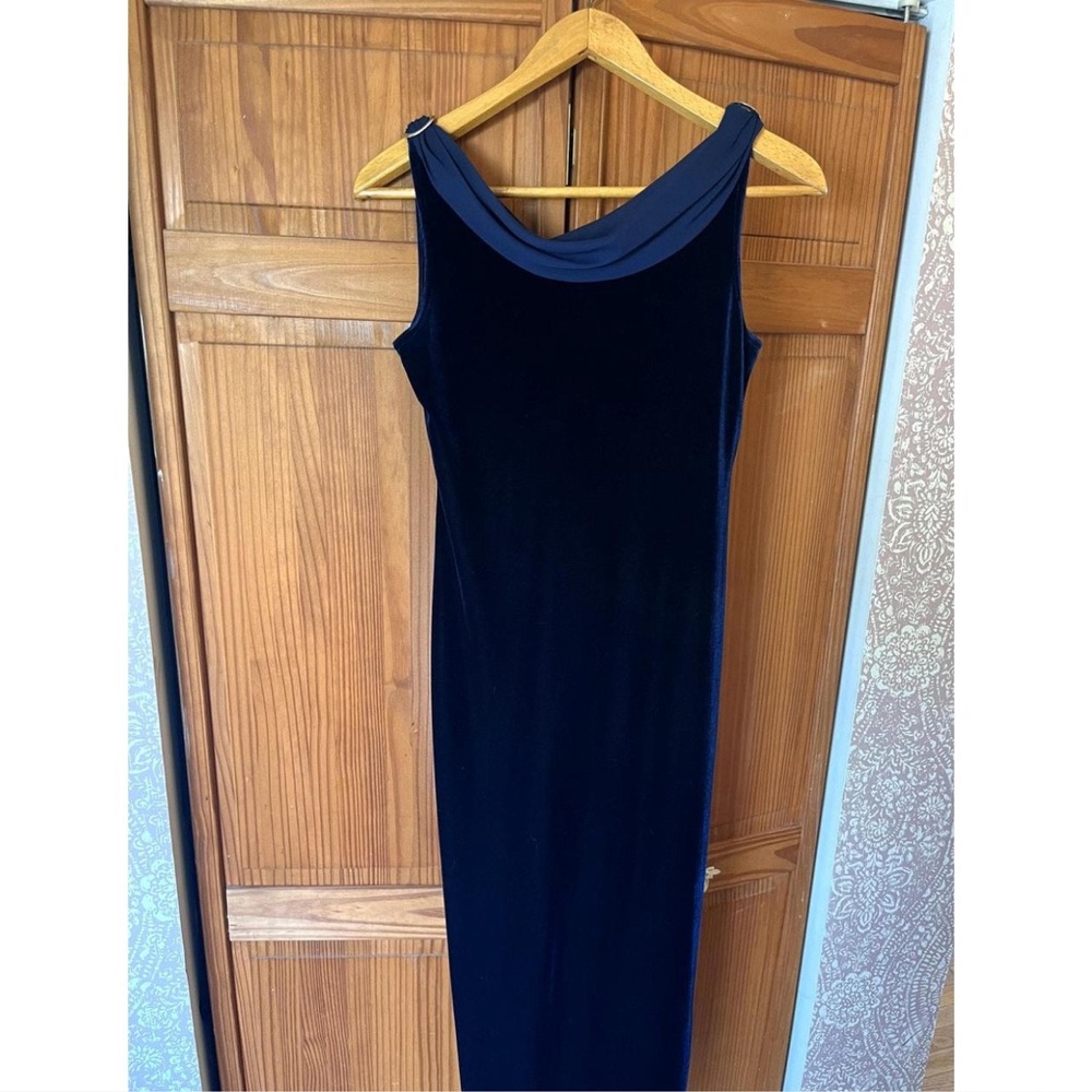 Elegant Deep Navy Blue Sleeveless Dress with Cowl Neck